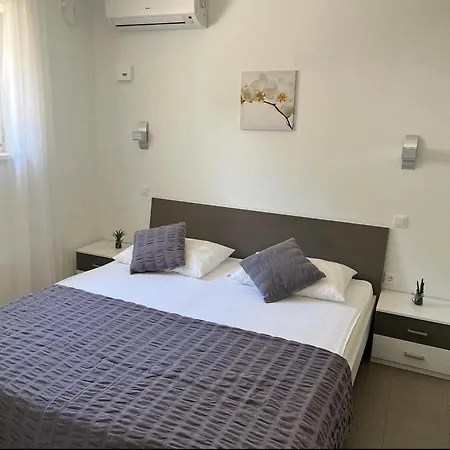 Cala Apartments Stanici Exterior photo